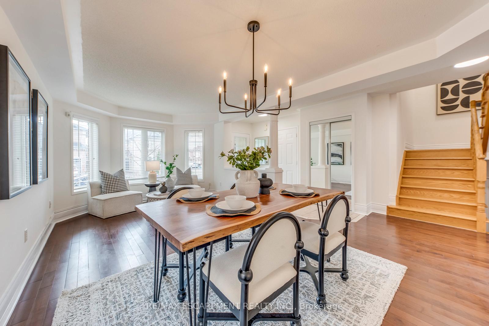 Photo 10 of 5811 Page Crescent, Burlington, Orchard — HOMEH