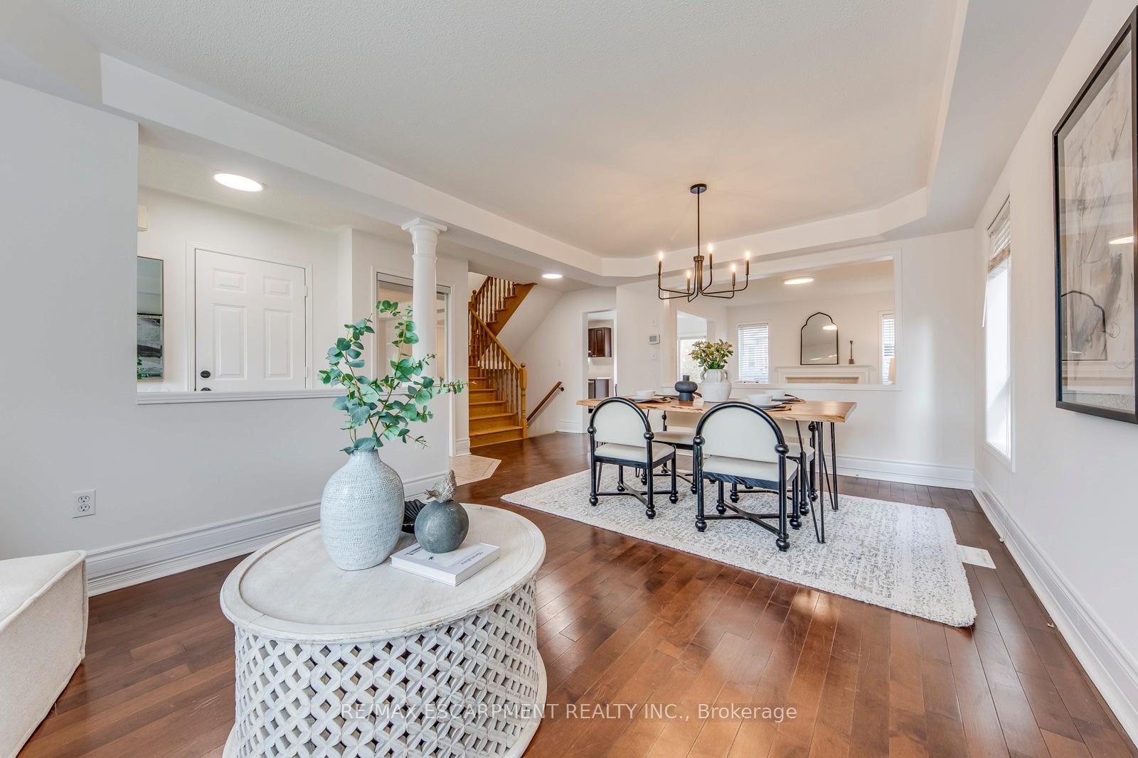 Photo 13 of 5811 Page Crescent, Burlington, Orchard — HOMEH