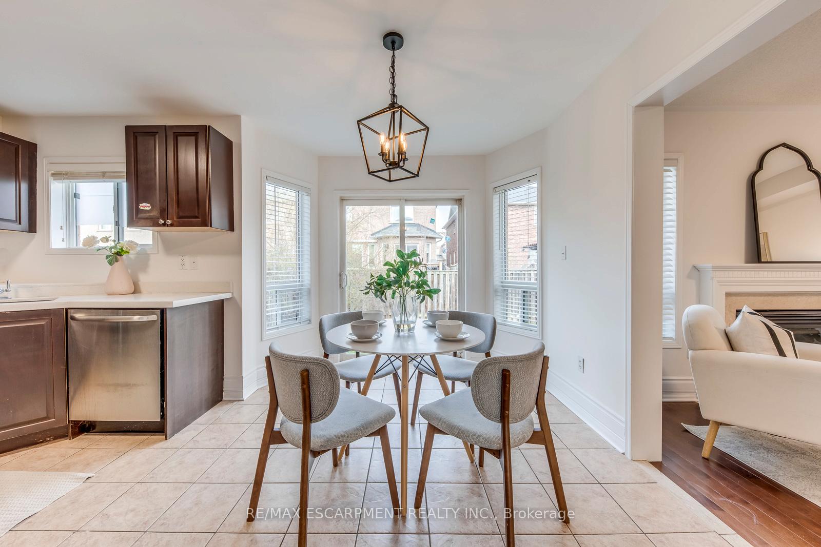Photo 19 of 5811 Page Crescent, Burlington, Orchard — HOMEH