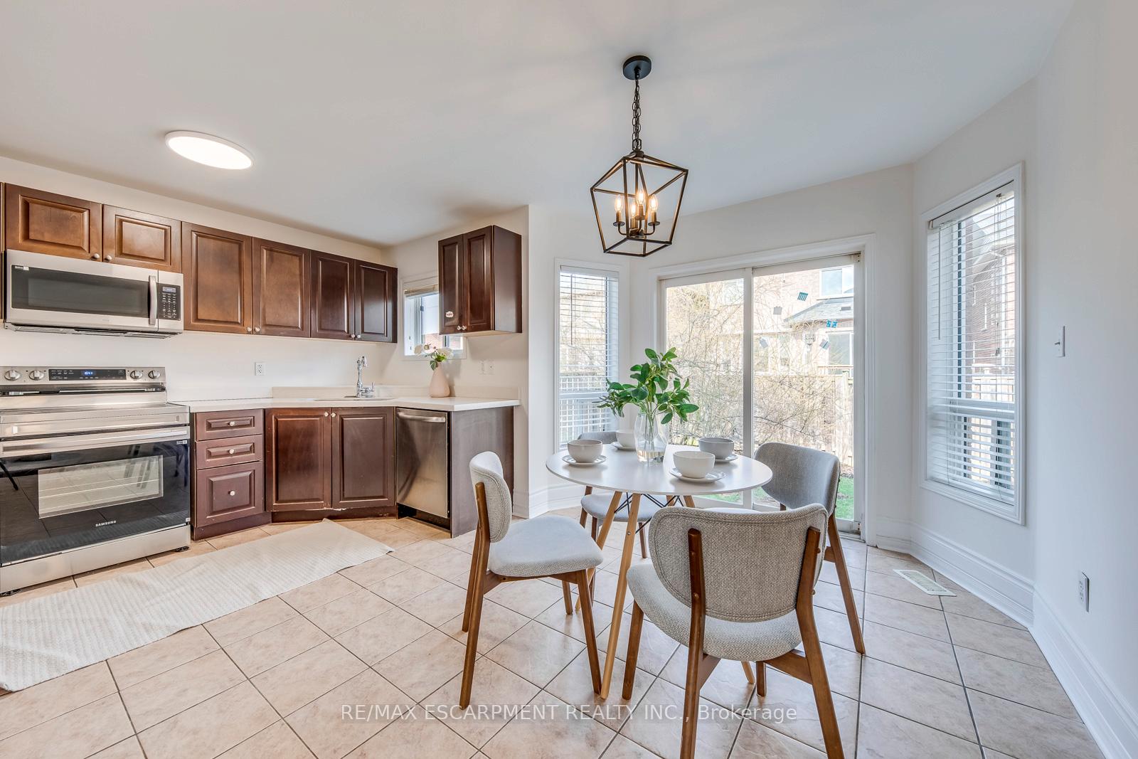 Photo 20 of 5811 Page Crescent, Burlington, Orchard — HOMEH
