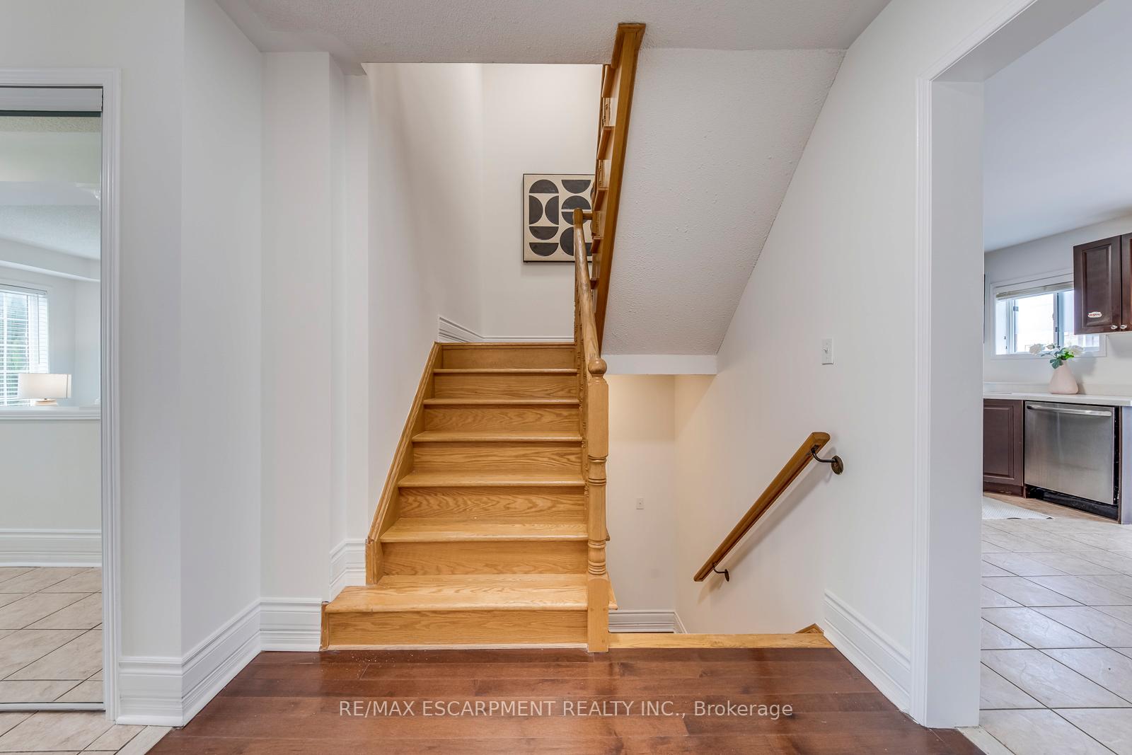 Photo 27 of 5811 Page Crescent, Burlington, Orchard — HOMEH