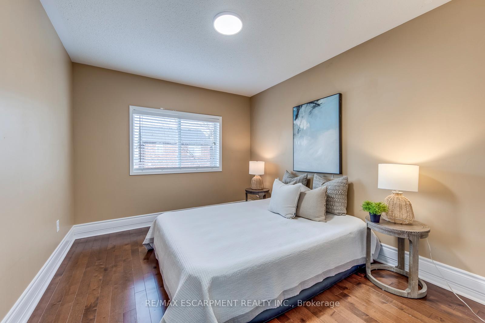Photo 28 of 5811 Page Crescent, Burlington, Orchard — HOMEH