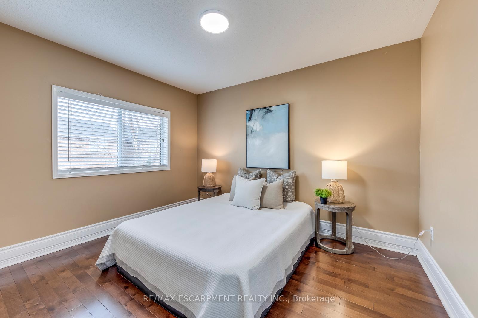 Photo 29 of 5811 Page Crescent, Burlington, Orchard — HOMEH