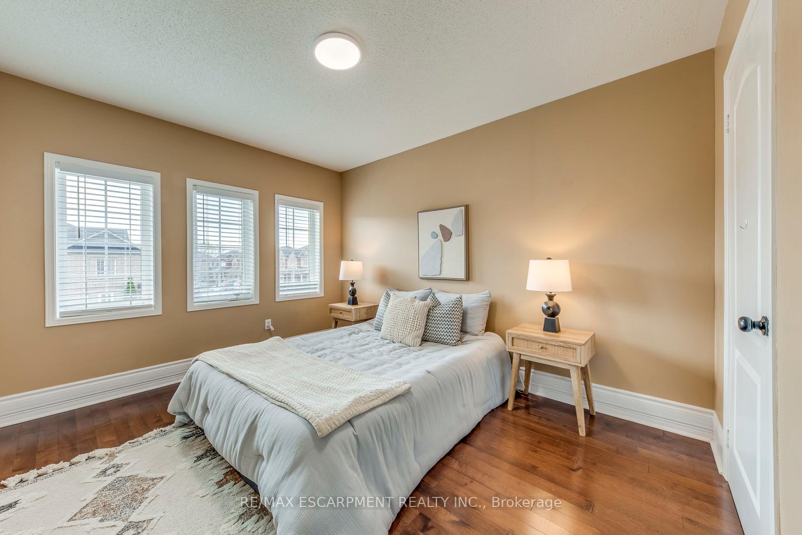 Photo 32 of 5811 Page Crescent, Burlington, Orchard — HOMEH