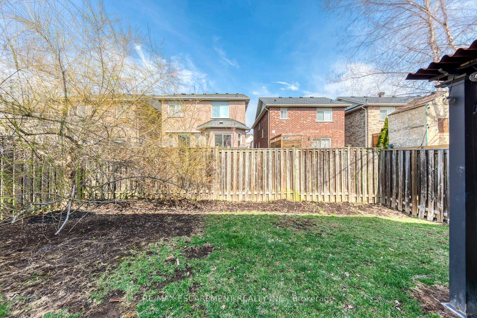 Photo 39 of 5811 Page Crescent, Burlington, Orchard — HOMEH