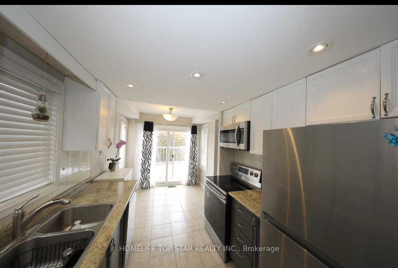 Photo 2 of 32 Millington Crescent, Ajax, Central — HOMEH