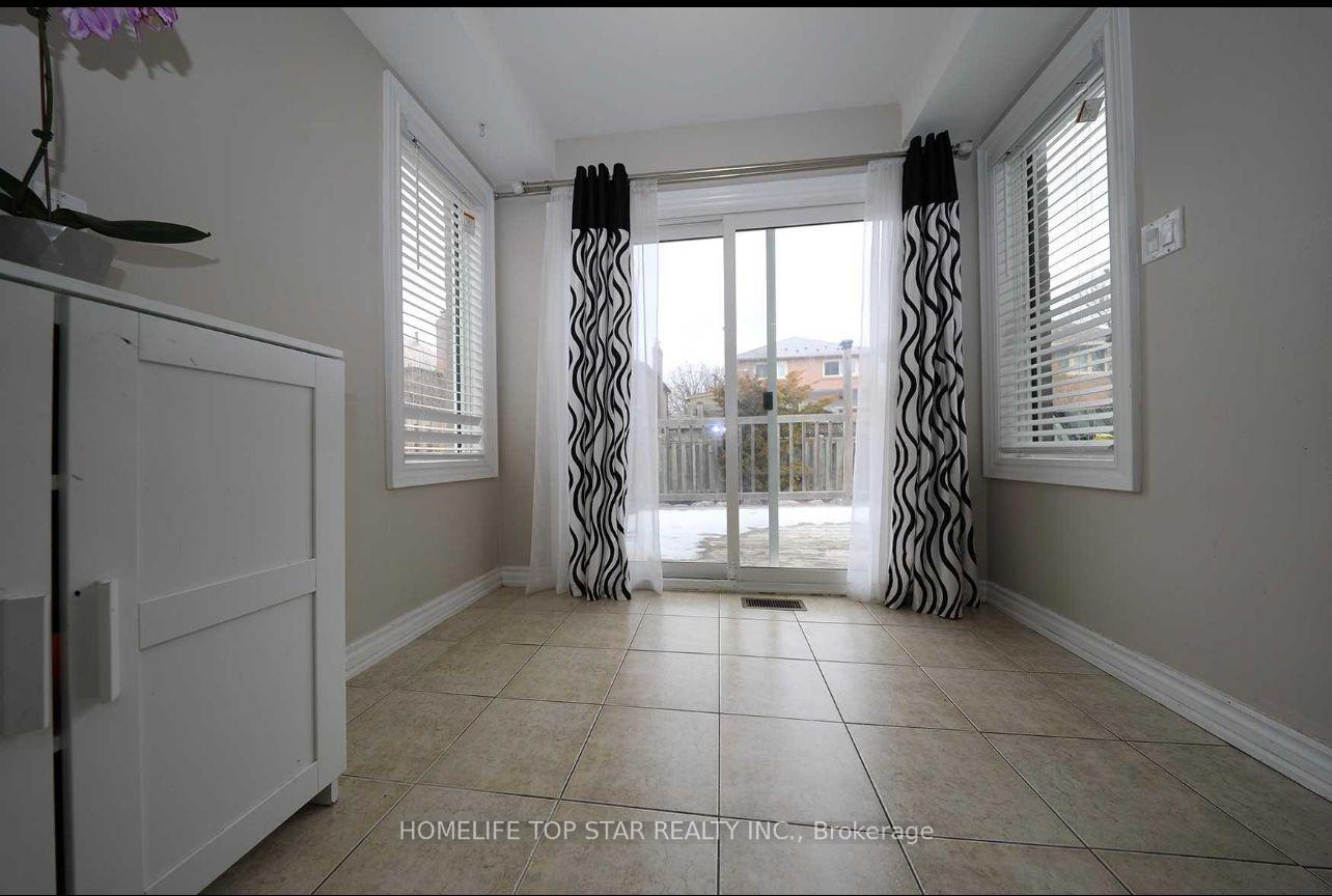 Photo 3 of 32 Millington Crescent, Ajax, Central — HOMEH