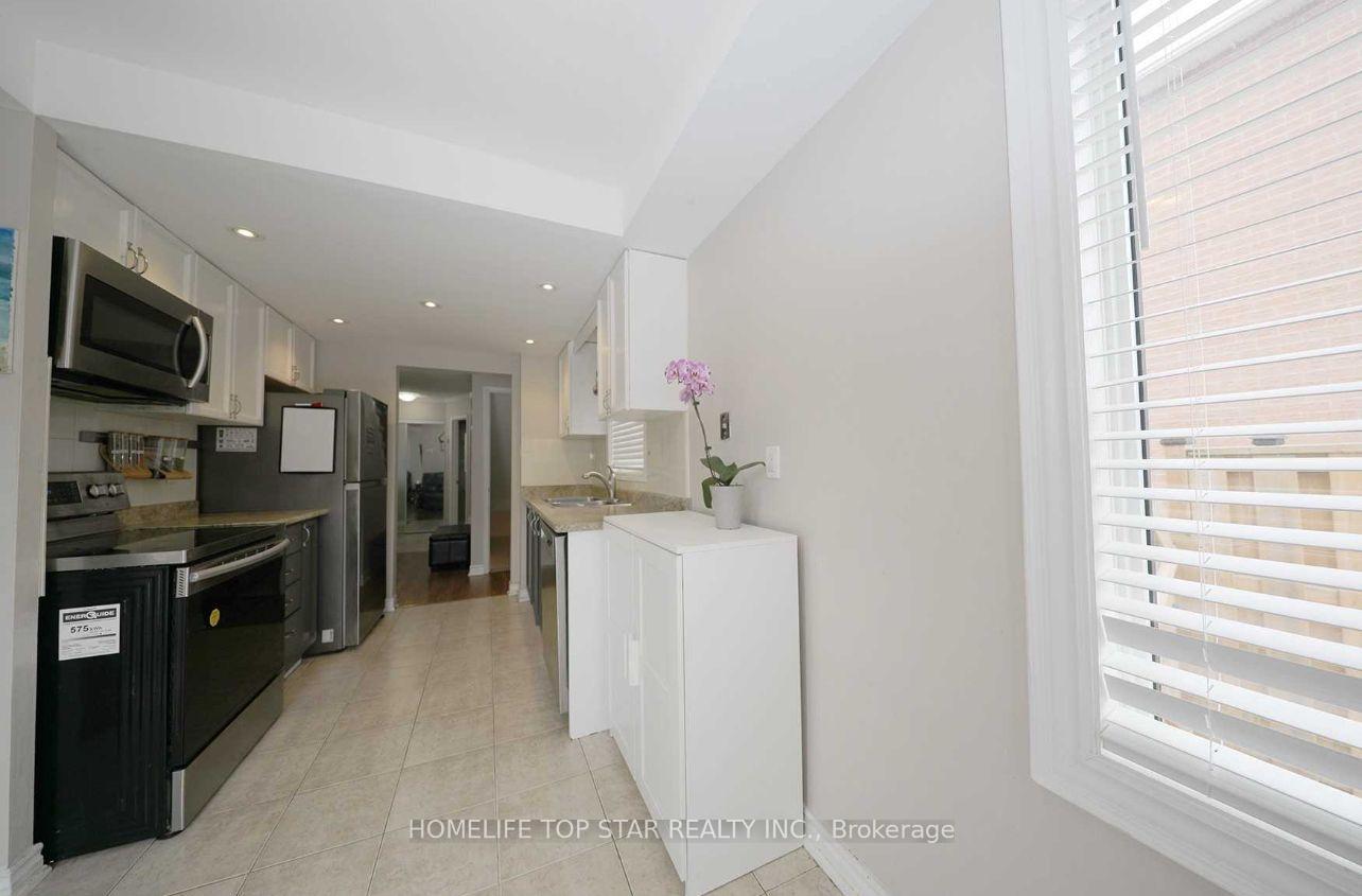Photo 4 of 32 Millington Crescent, Ajax, Central — HOMEH
