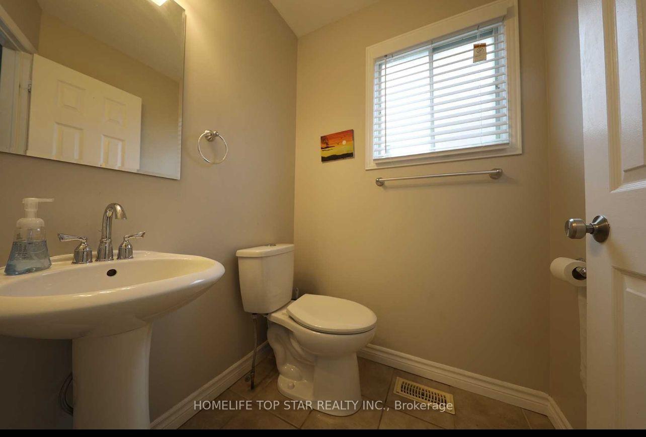 Photo 7 of 32 Millington Crescent, Ajax, Central — HOMEH