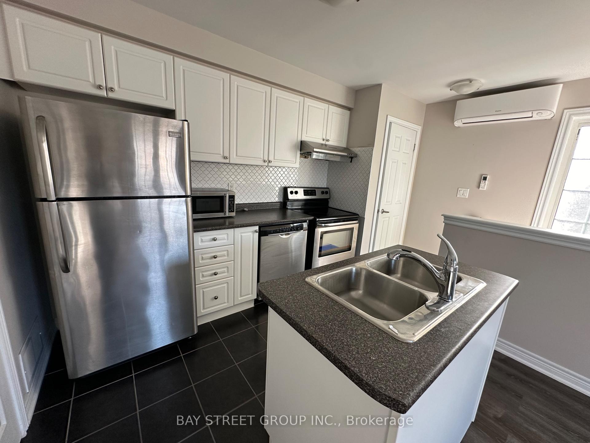 Photo 6 of Unit Coach, 21 Duncan Road, Markham, Cornell — HOMEH