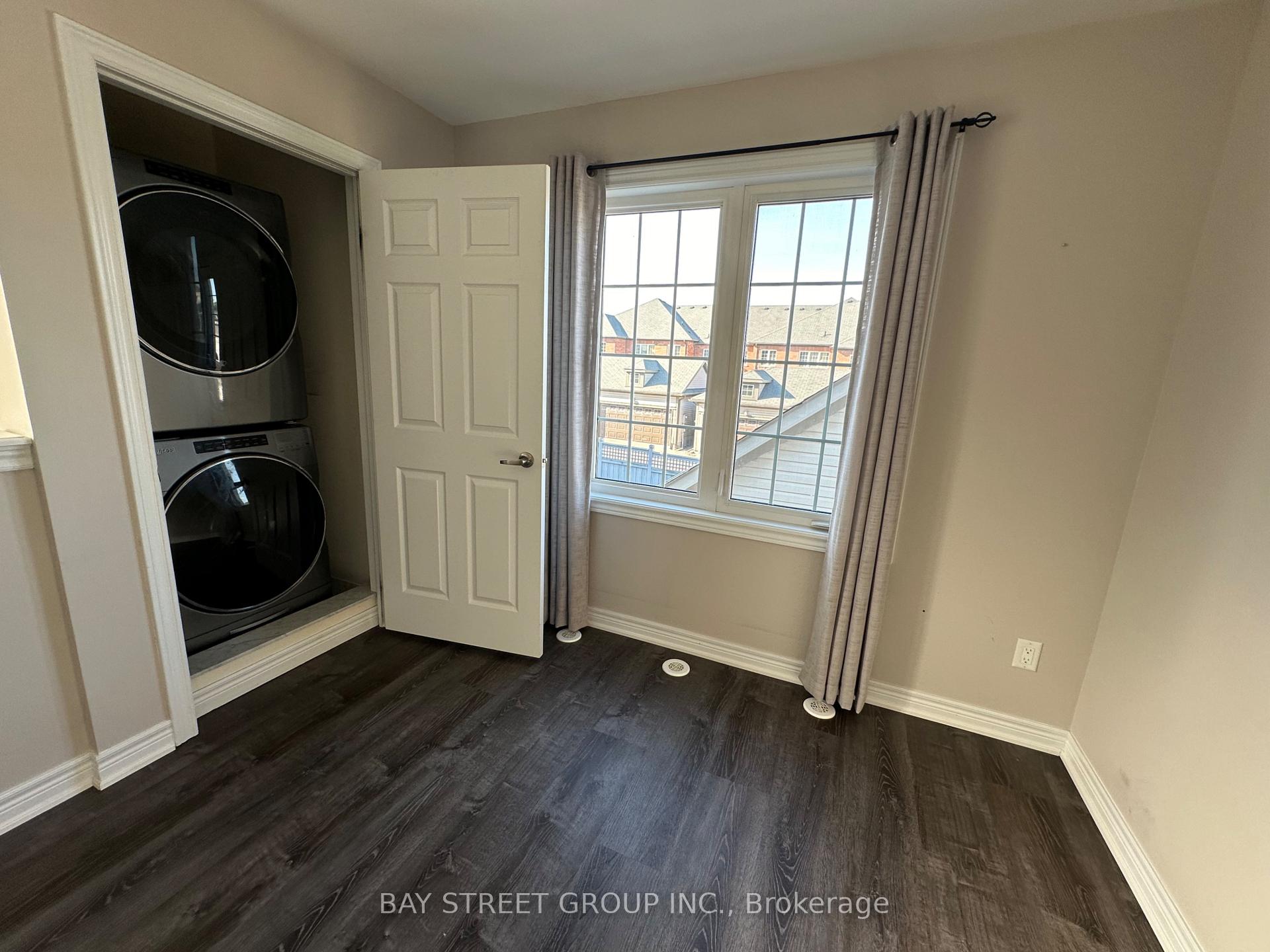 Photo 9 of Unit Coach, 21 Duncan Road, Markham, Cornell — HOMEH