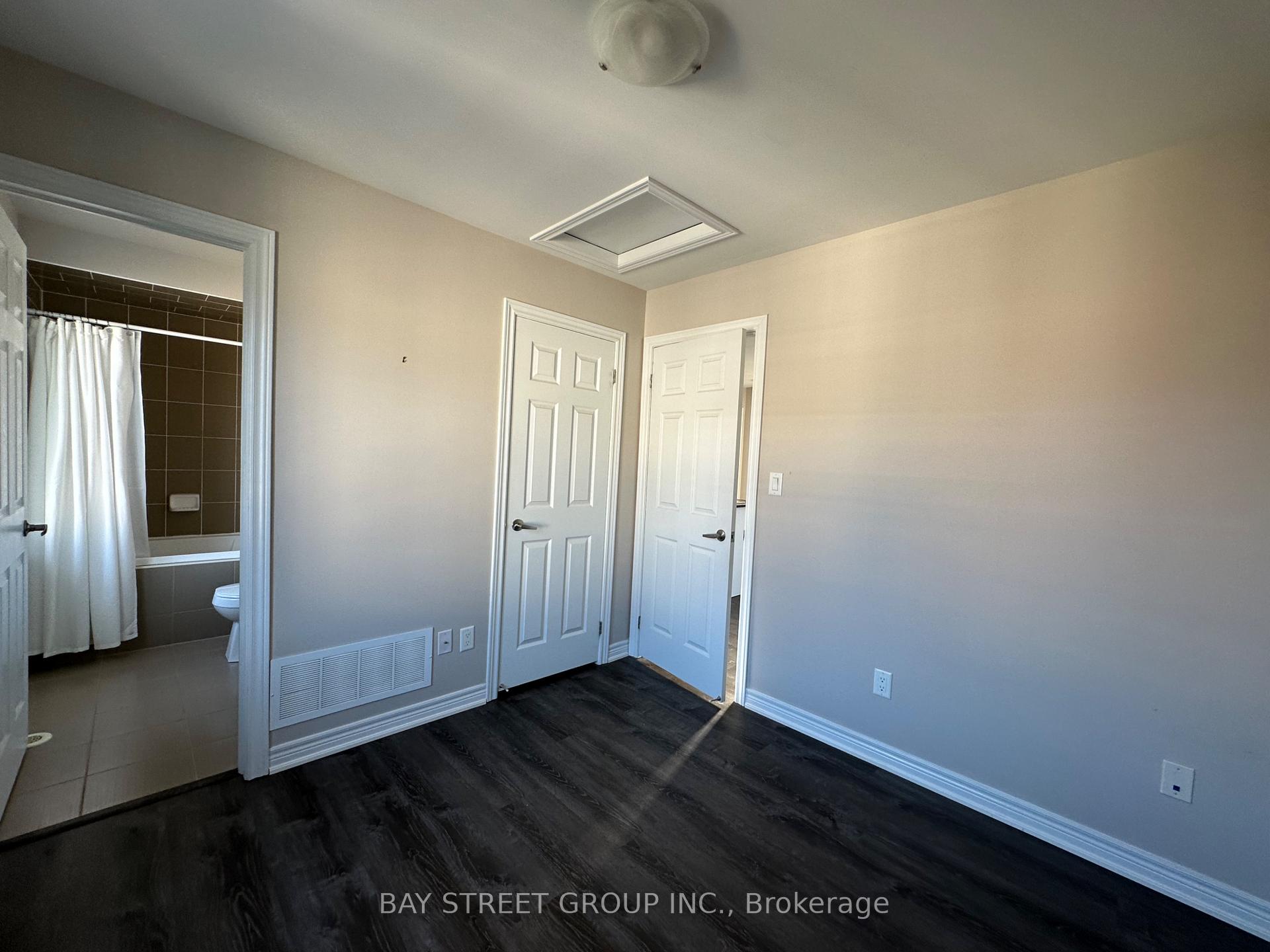Photo 13 of Unit Coach, 21 Duncan Road, Markham, Cornell — HOMEH