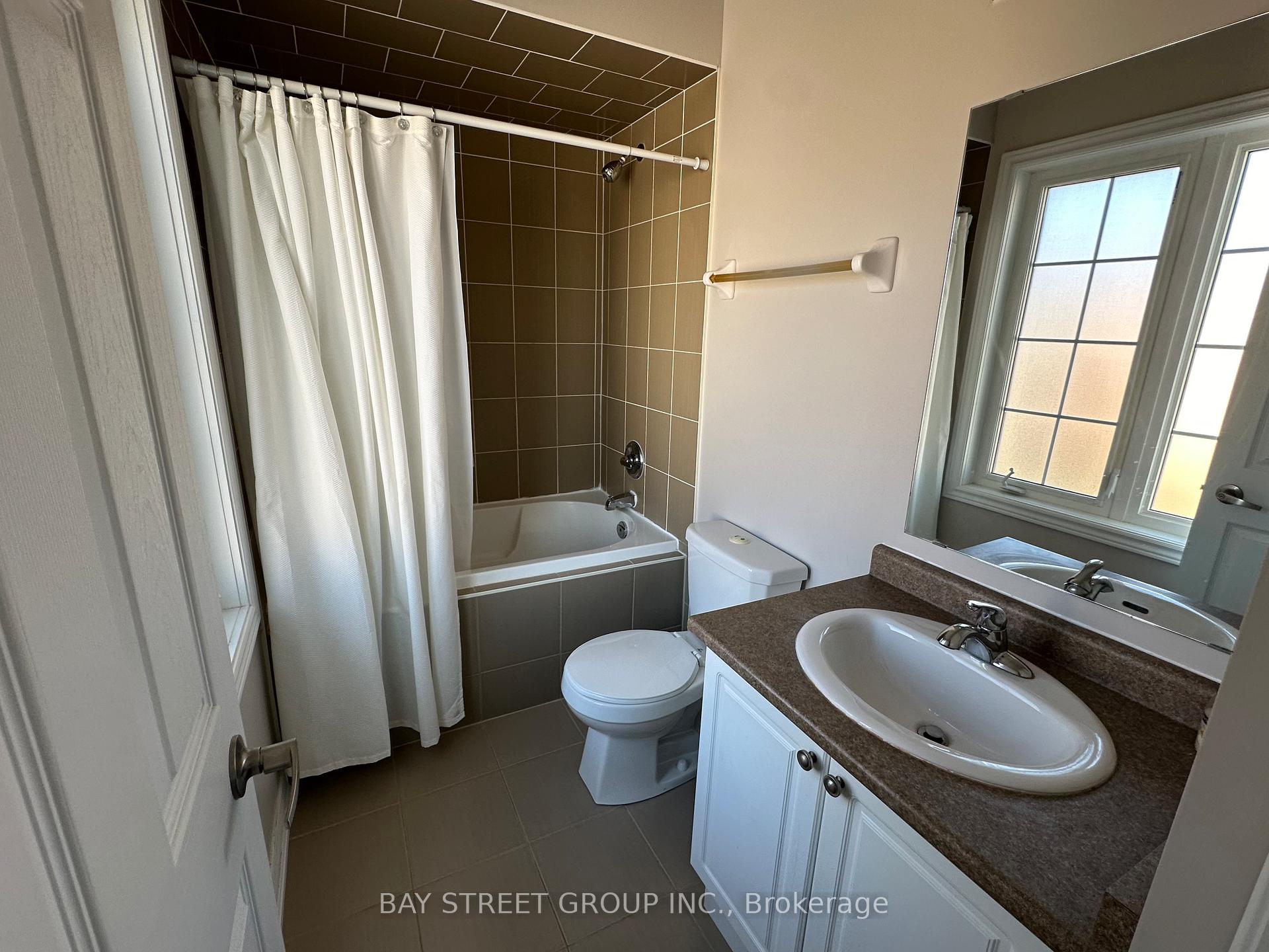 Photo 14 of Unit Coach, 21 Duncan Road, Markham, Cornell — HOMEH