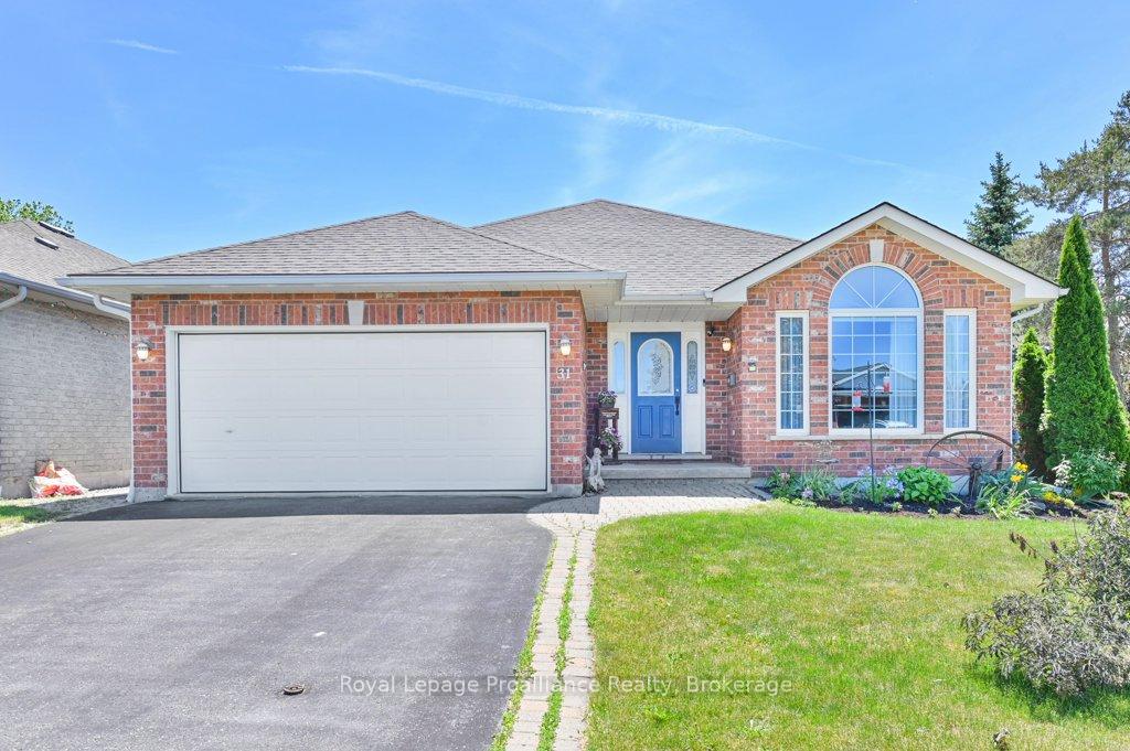 Photo 1 of 31 Hemlock Crescent, Belleville, Belleville Ward — HOMEH