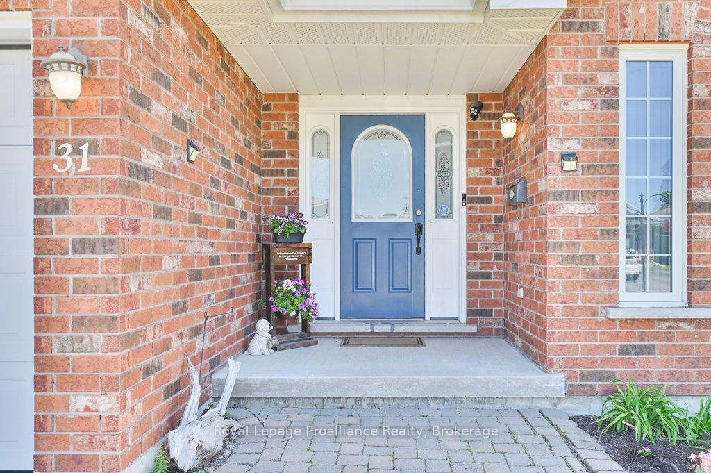 Photo 5 of 31 Hemlock Crescent, Belleville, Belleville Ward — HOMEH