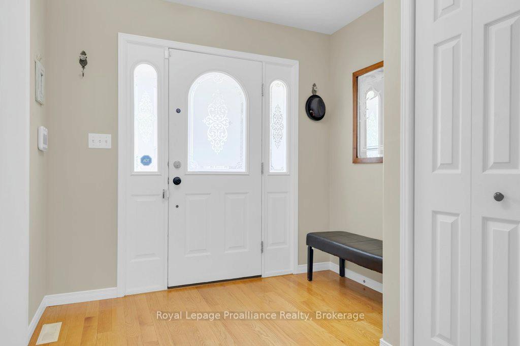 Photo 6 of 31 Hemlock Crescent, Belleville, Belleville Ward — HOMEH