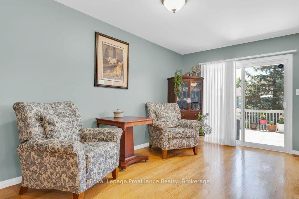 Photo 14 of 31 Hemlock Crescent, Belleville, Belleville Ward — HOMEH