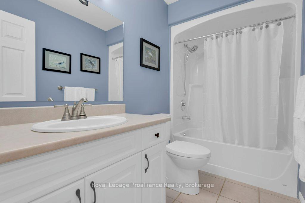Photo 26 of 31 Hemlock Crescent, Belleville, Belleville Ward — HOMEH