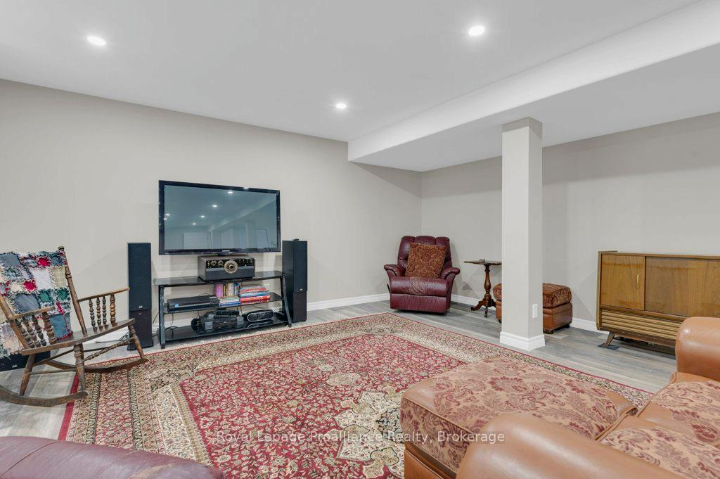 Photo 28 of 31 Hemlock Crescent, Belleville, Belleville Ward — HOMEH