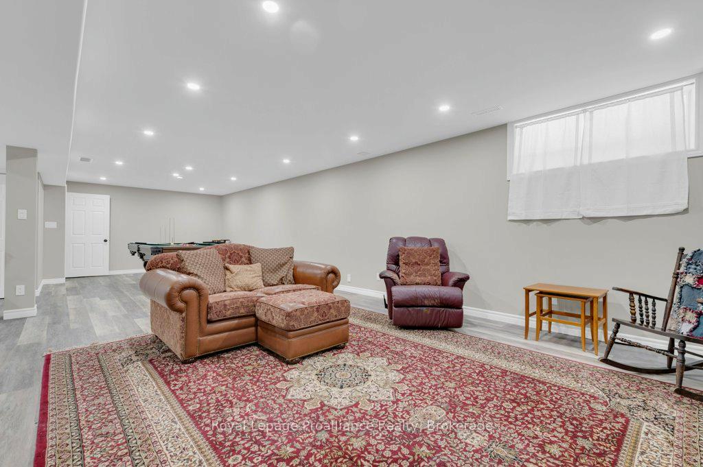 Photo 29 of 31 Hemlock Crescent, Belleville, Belleville Ward — HOMEH