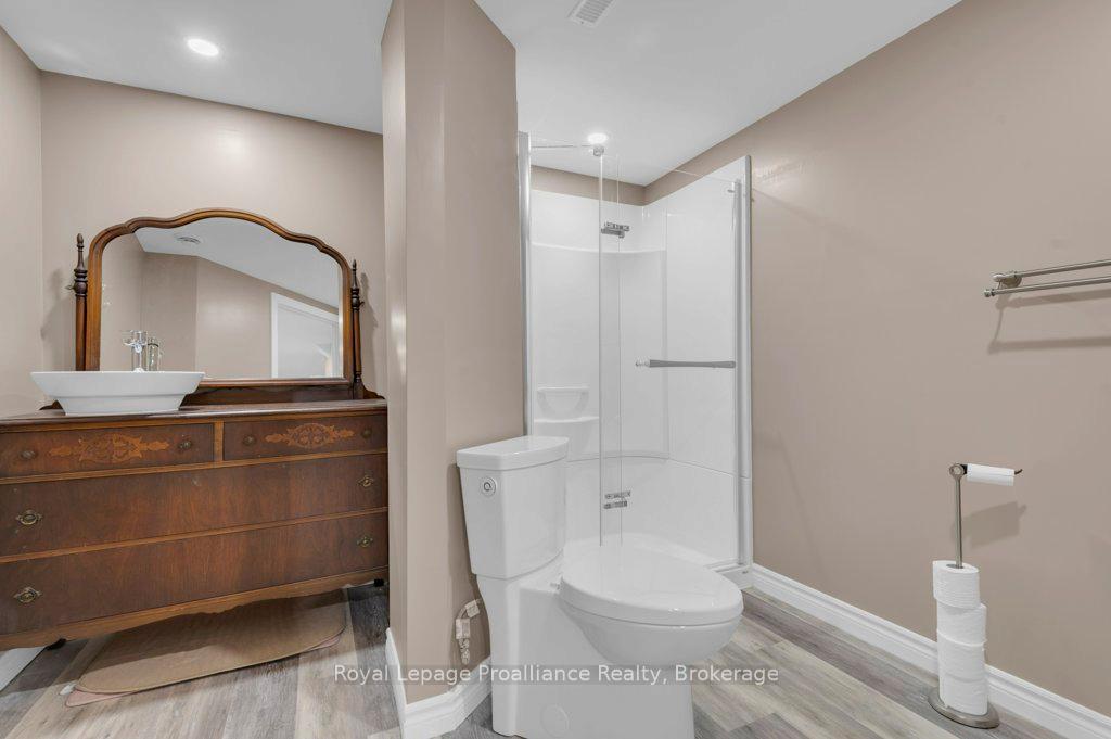 Photo 36 of 31 Hemlock Crescent, Belleville, Belleville Ward — HOMEH