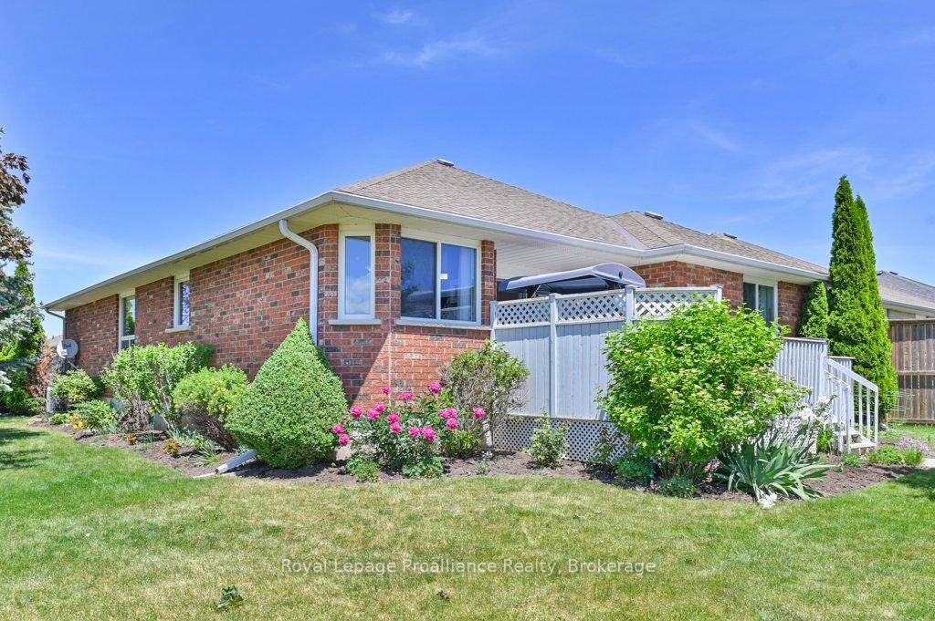 Photo 40 of 31 Hemlock Crescent, Belleville, Belleville Ward — HOMEH