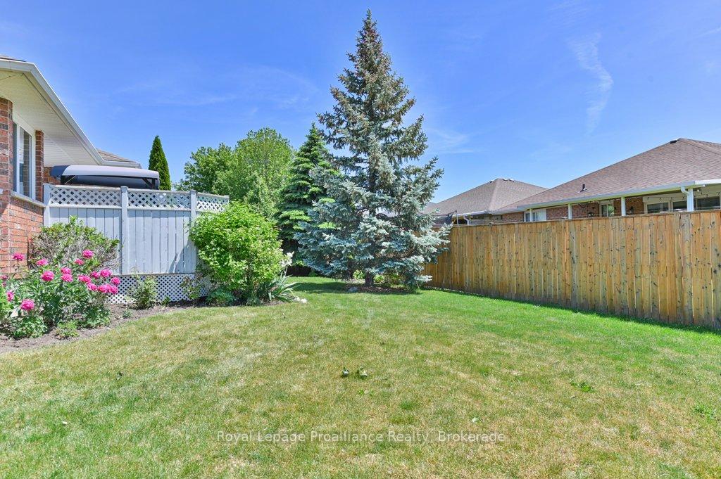 Photo 43 of 31 Hemlock Crescent, Belleville, Belleville Ward — HOMEH