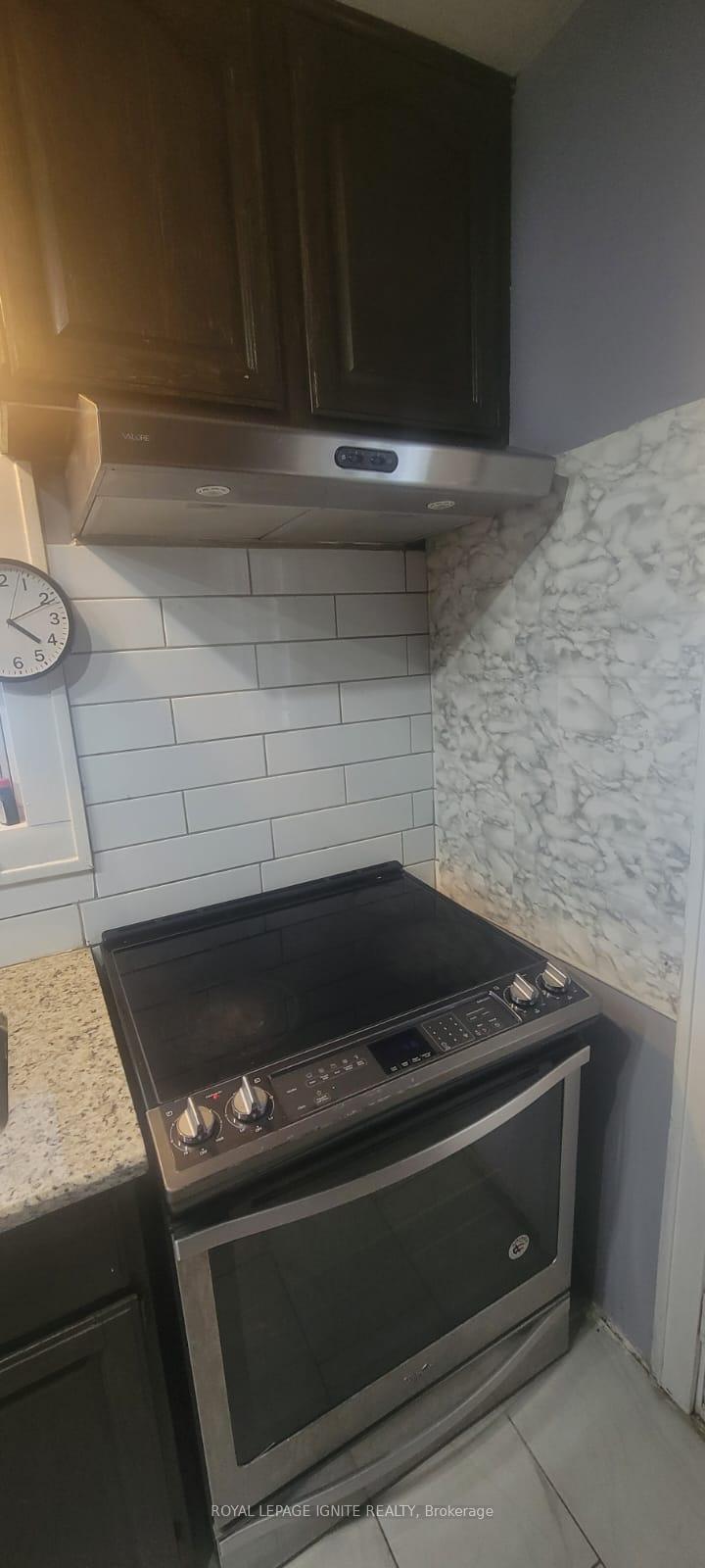 Photo 3 of 1128 Mercer Street, Windsor, Downtown Windsor — HOMEH