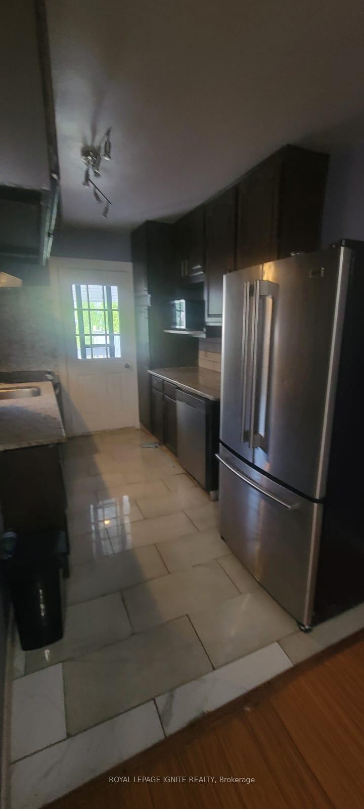Photo 4 of 1128 Mercer Street, Windsor, Downtown Windsor — HOMEH