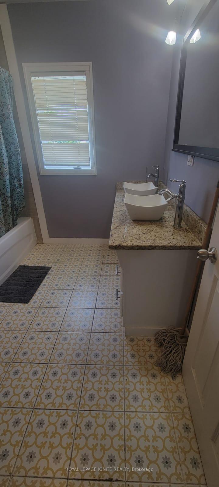 Photo 13 of 1128 Mercer Street, Windsor, Downtown Windsor — HOMEH