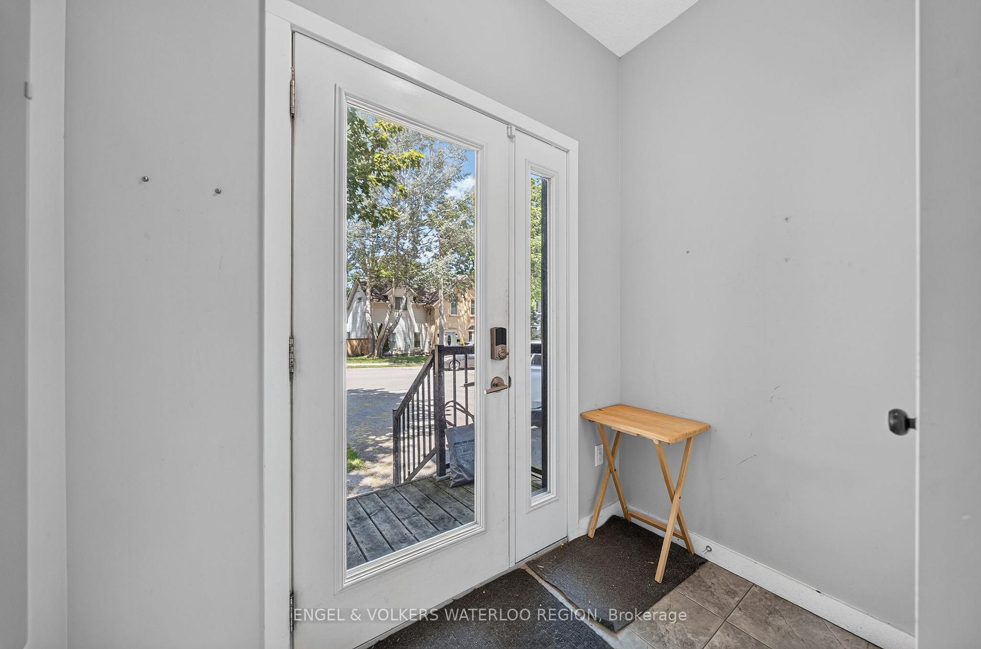 Photo 5 of 519 Duke Street W, Kitchener, Fairfield — HOMEH