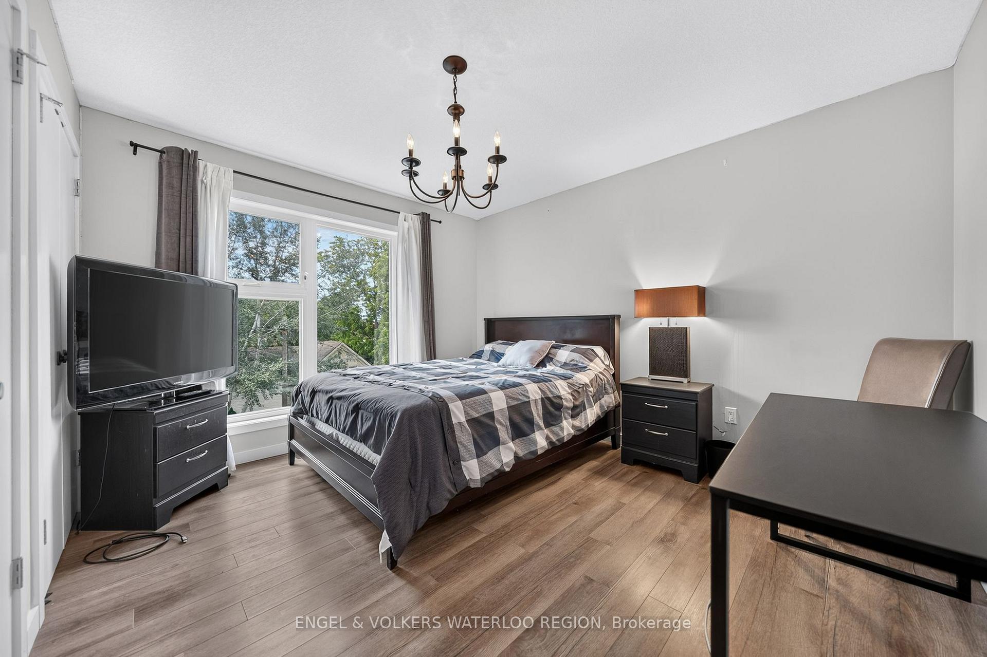 Photo 25 of 519 Duke Street W, Kitchener, Fairfield — HOMEH