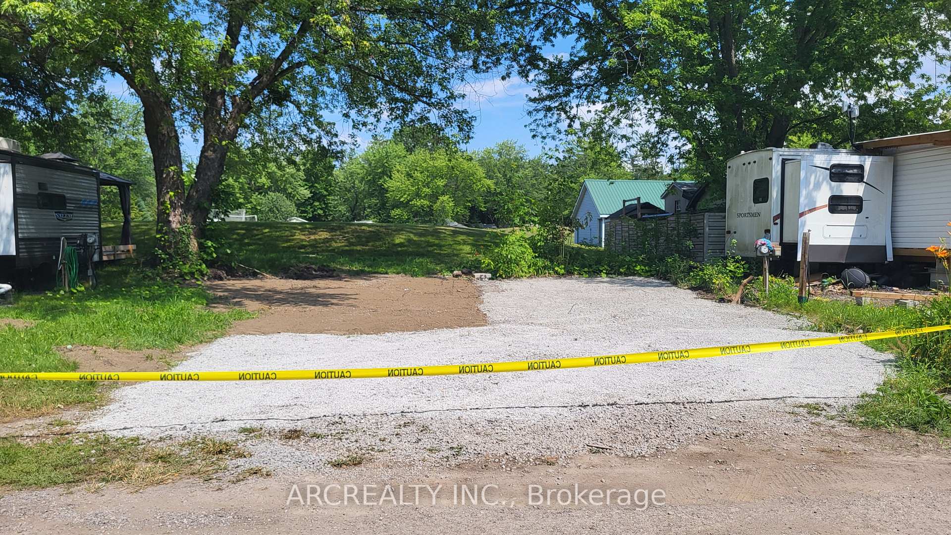 Photo 1 of 28 Horseshoe Circle, Georgina, Pefferlaw — HOMEH
