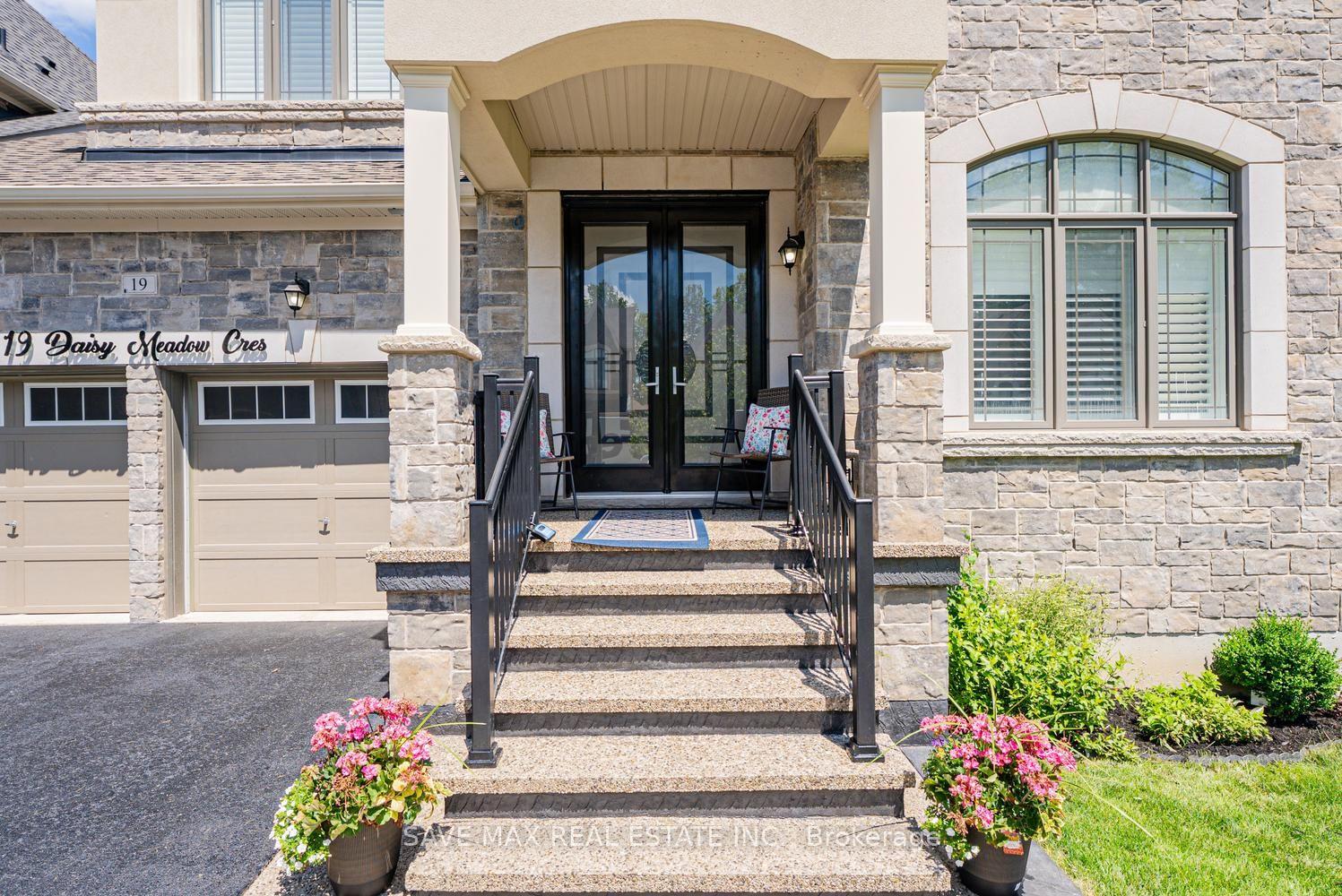 Photo 4 of 19 Daisy Meadow Crescent, Caledon, Caledon East — HOMEH