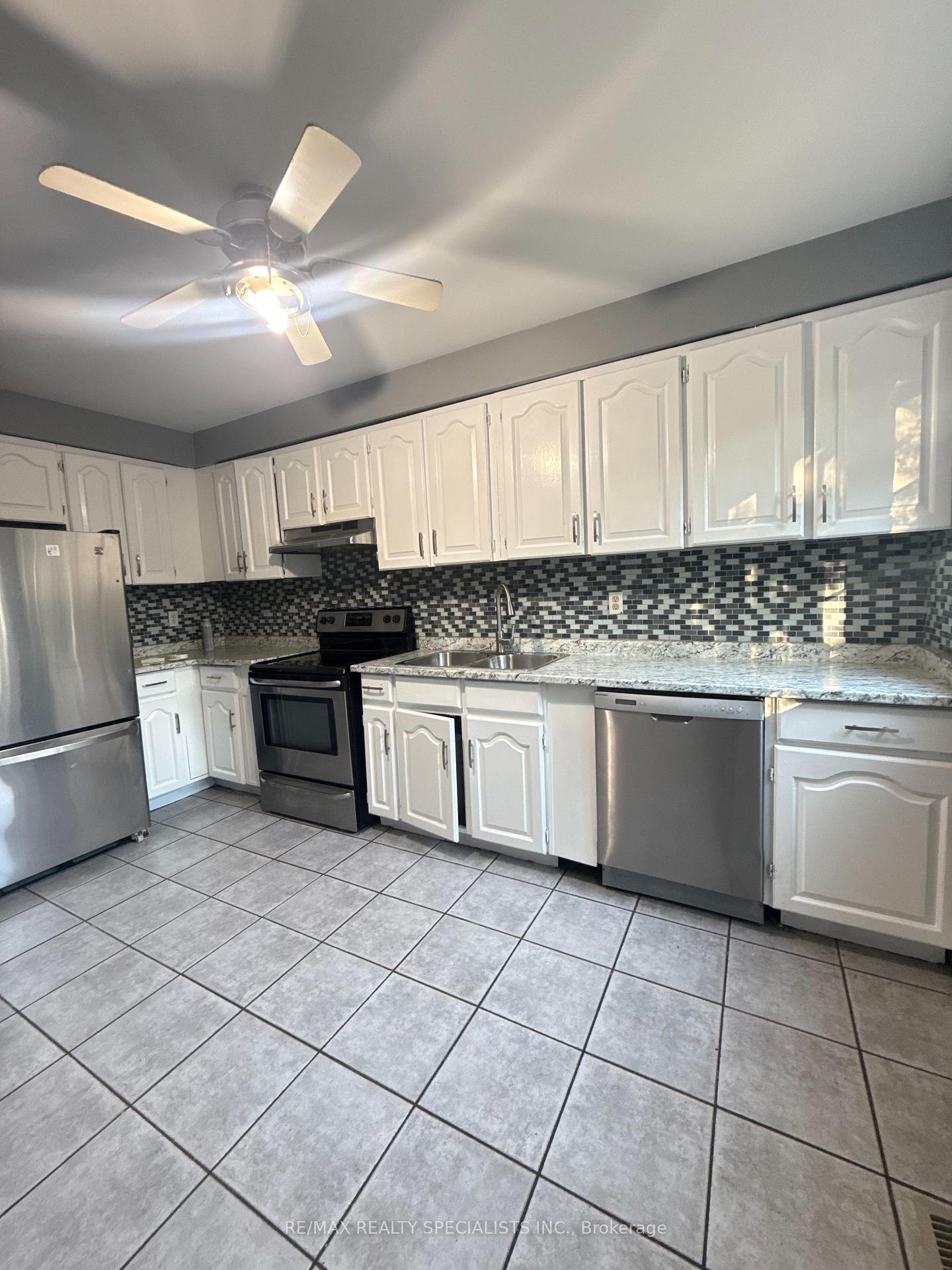 Photo 3 of Unit 51, 9800 Mclaughlin Road, Brampton, Fletcher's Creek Village — HOMEH