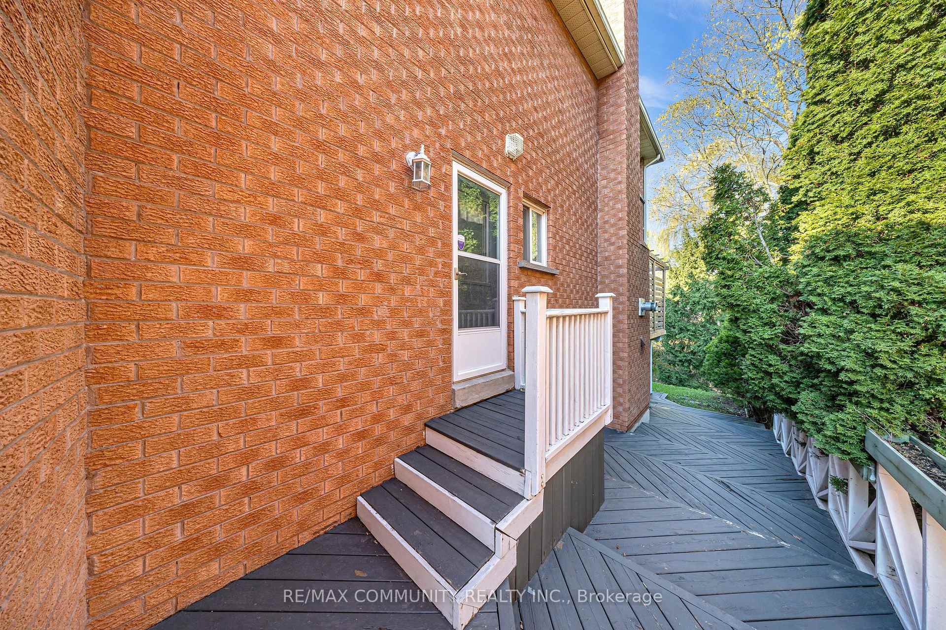 Photo 10 of 2387 Denvale Drive, Pickering, Brock Ridge — HOMEH