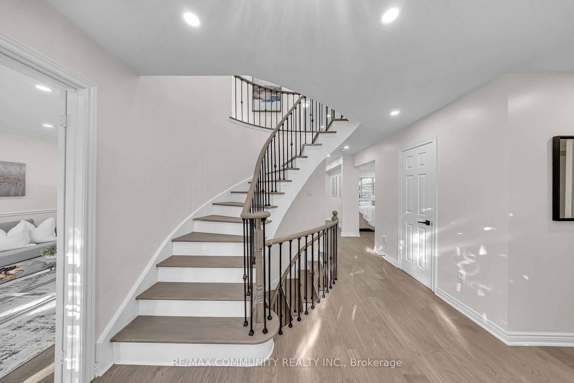 Photo 12 of 2387 Denvale Drive, Pickering, Brock Ridge — HOMEH