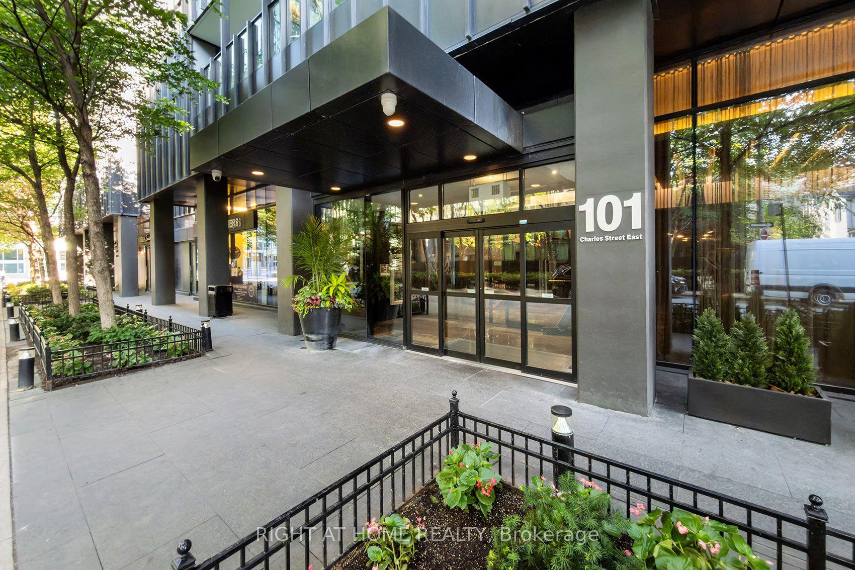 Photo 2 of Unit 1806, 101 Charles Street E, Toronto, Church-Yonge Corridor — HOMEH