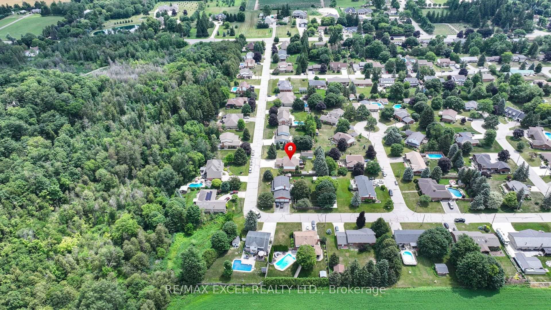 Photo 5 of 1032 Sunset Drive, Wellesley — HOMEH