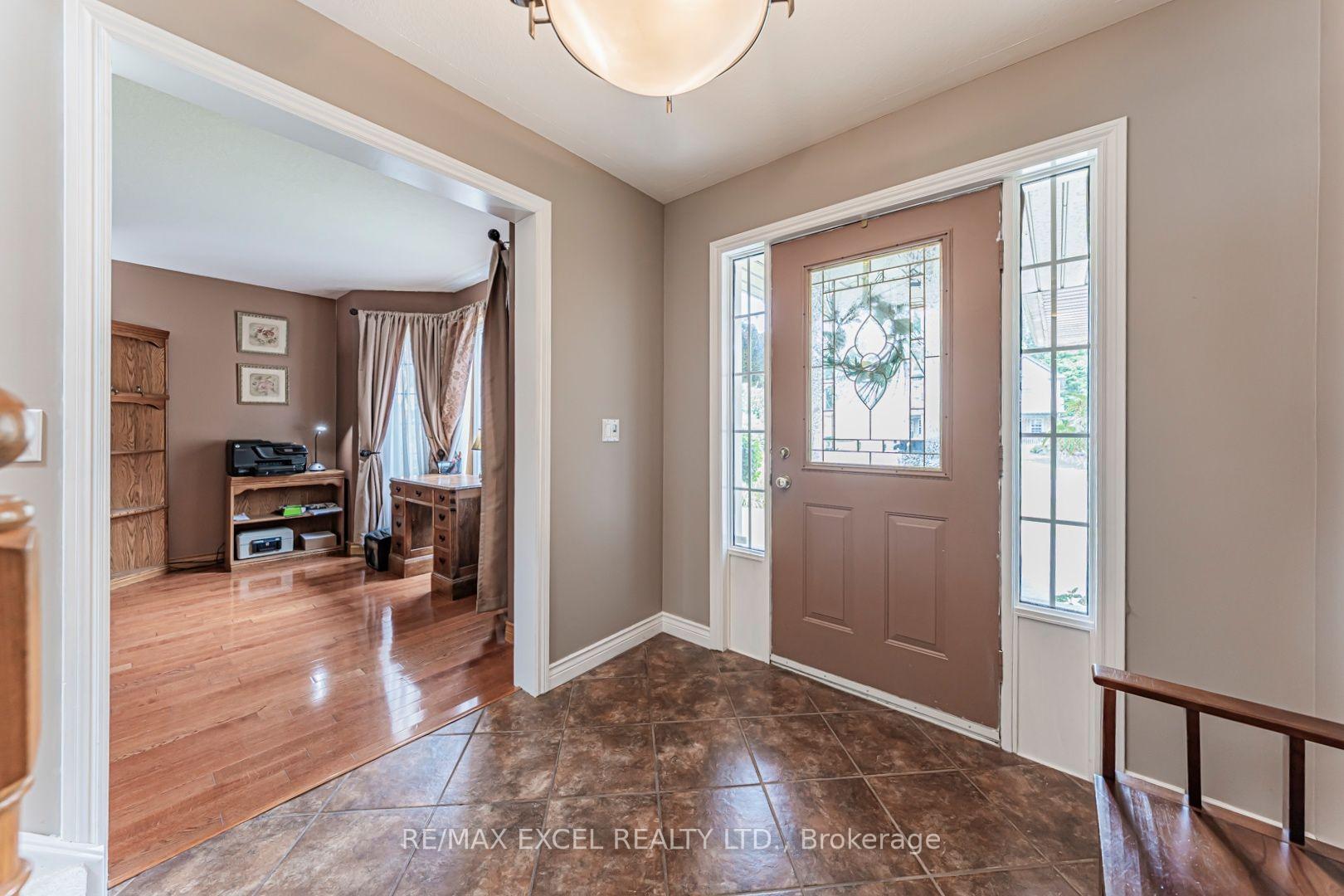Photo 7 of 1032 Sunset Drive, Wellesley — HOMEH