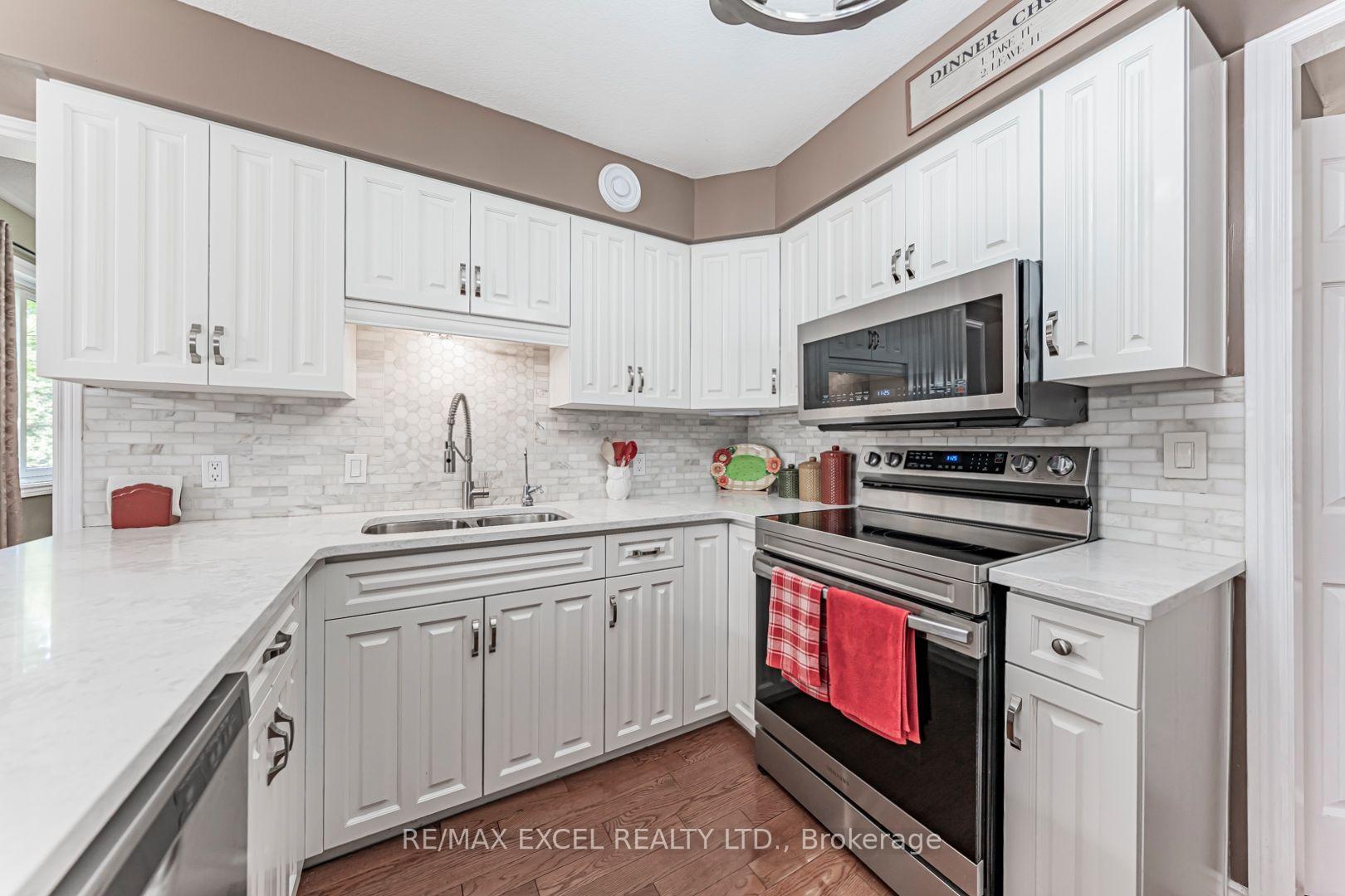 Photo 14 of 1032 Sunset Drive, Wellesley — HOMEH