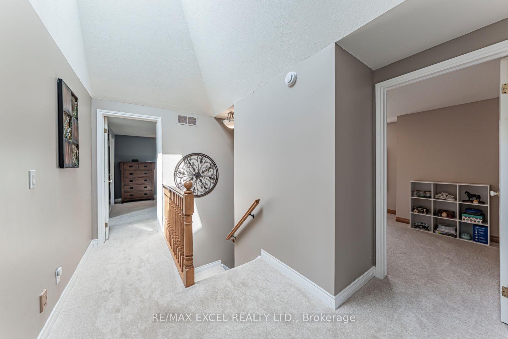 Photo 19 of 1032 Sunset Drive, Wellesley — HOMEH