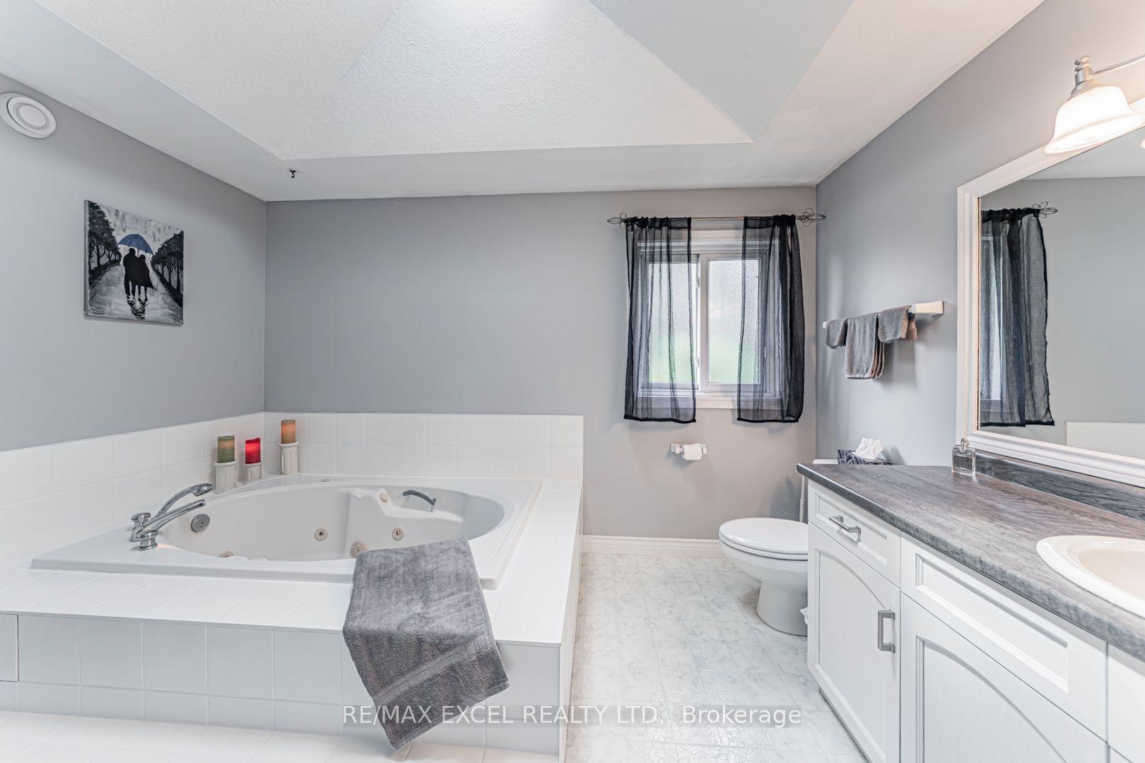 Photo 24 of 1032 Sunset Drive, Wellesley — HOMEH