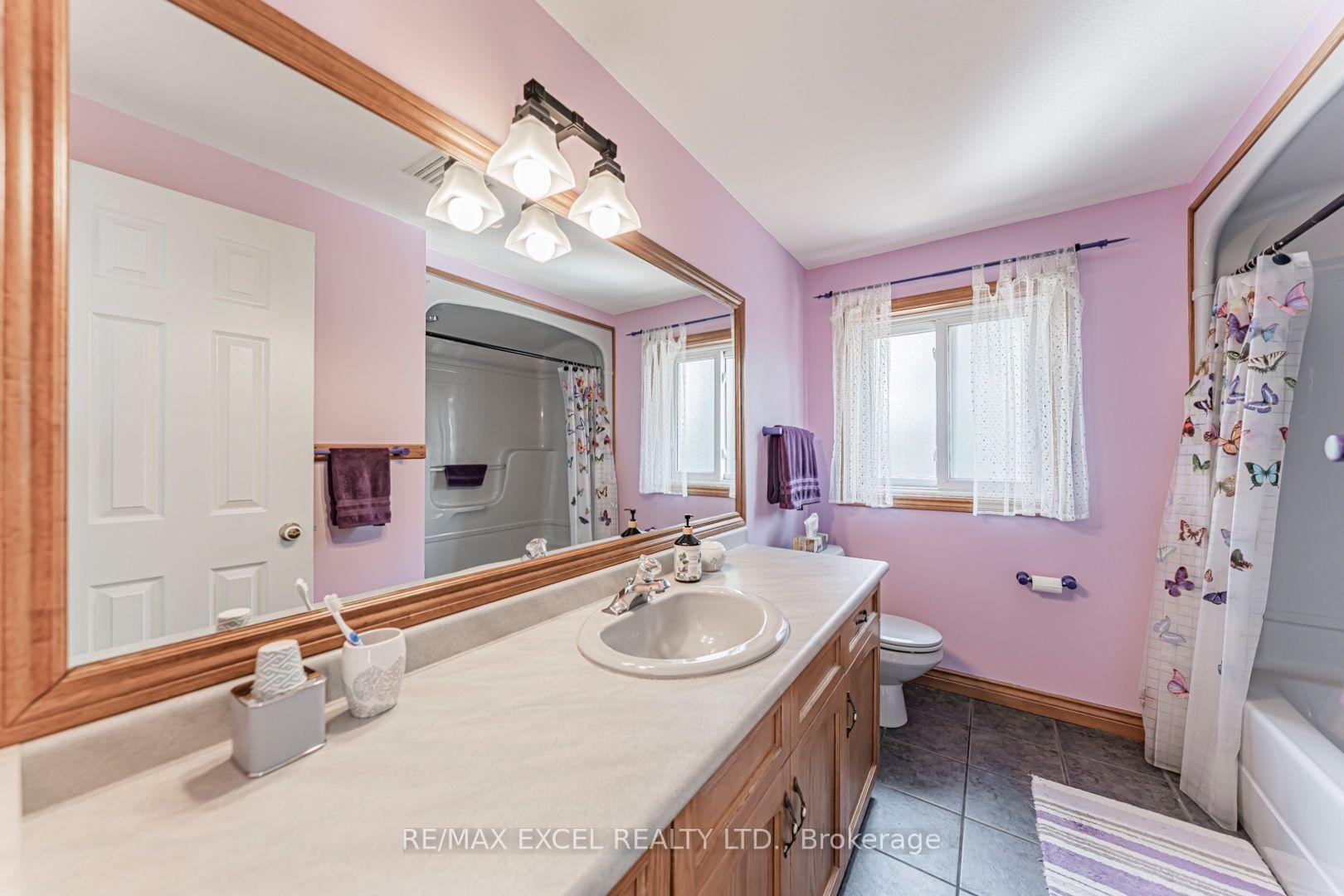Photo 31 of 1032 Sunset Drive, Wellesley — HOMEH