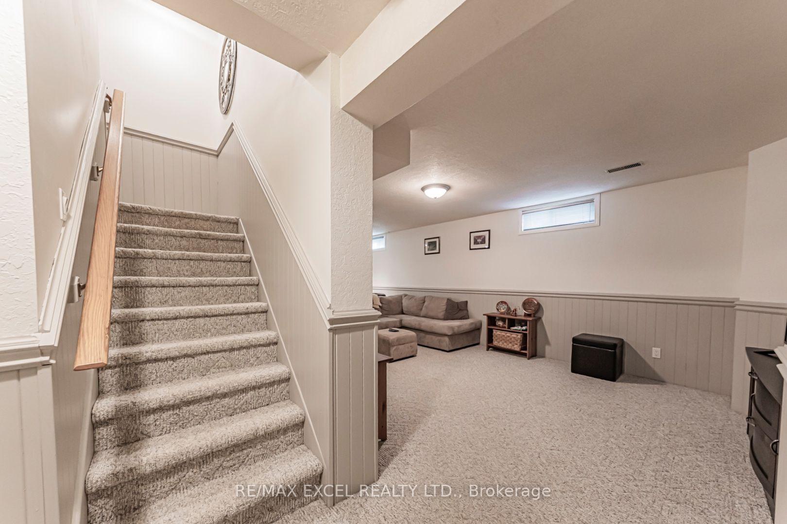 Photo 33 of 1032 Sunset Drive, Wellesley — HOMEH