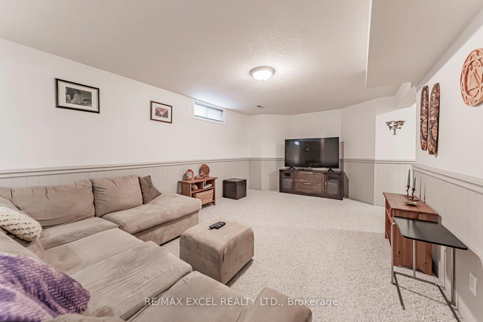 Photo 35 of 1032 Sunset Drive, Wellesley — HOMEH
