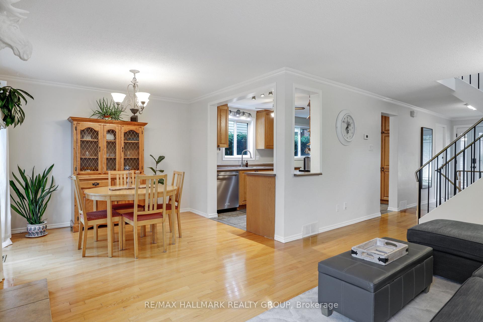 Photo 9 of 6126 Rivermill Crescent, Ottawa, Chapel Hill — HOMEH