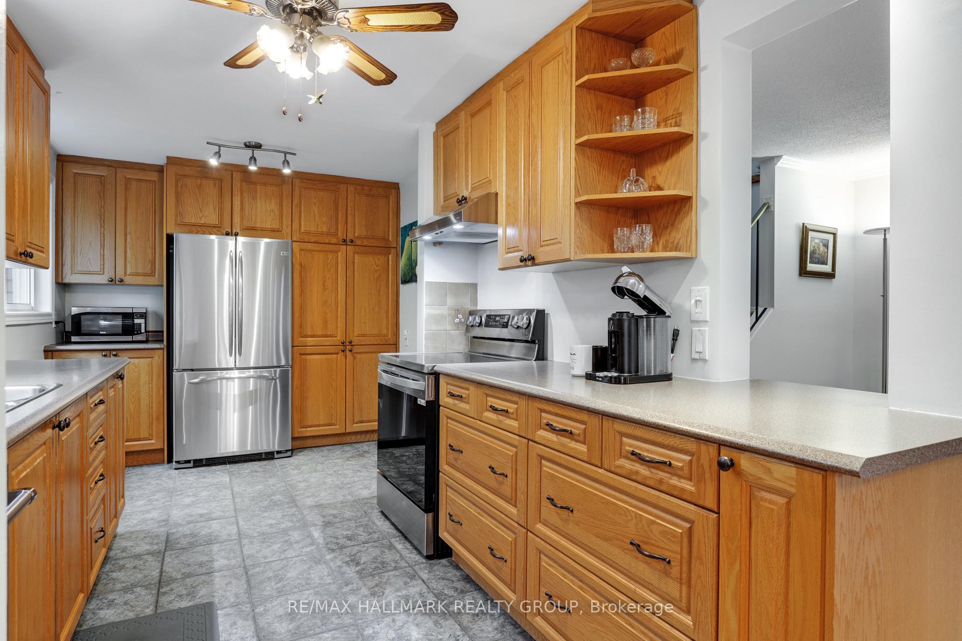 Photo 11 of 6126 Rivermill Crescent, Ottawa, Chapel Hill — HOMEH