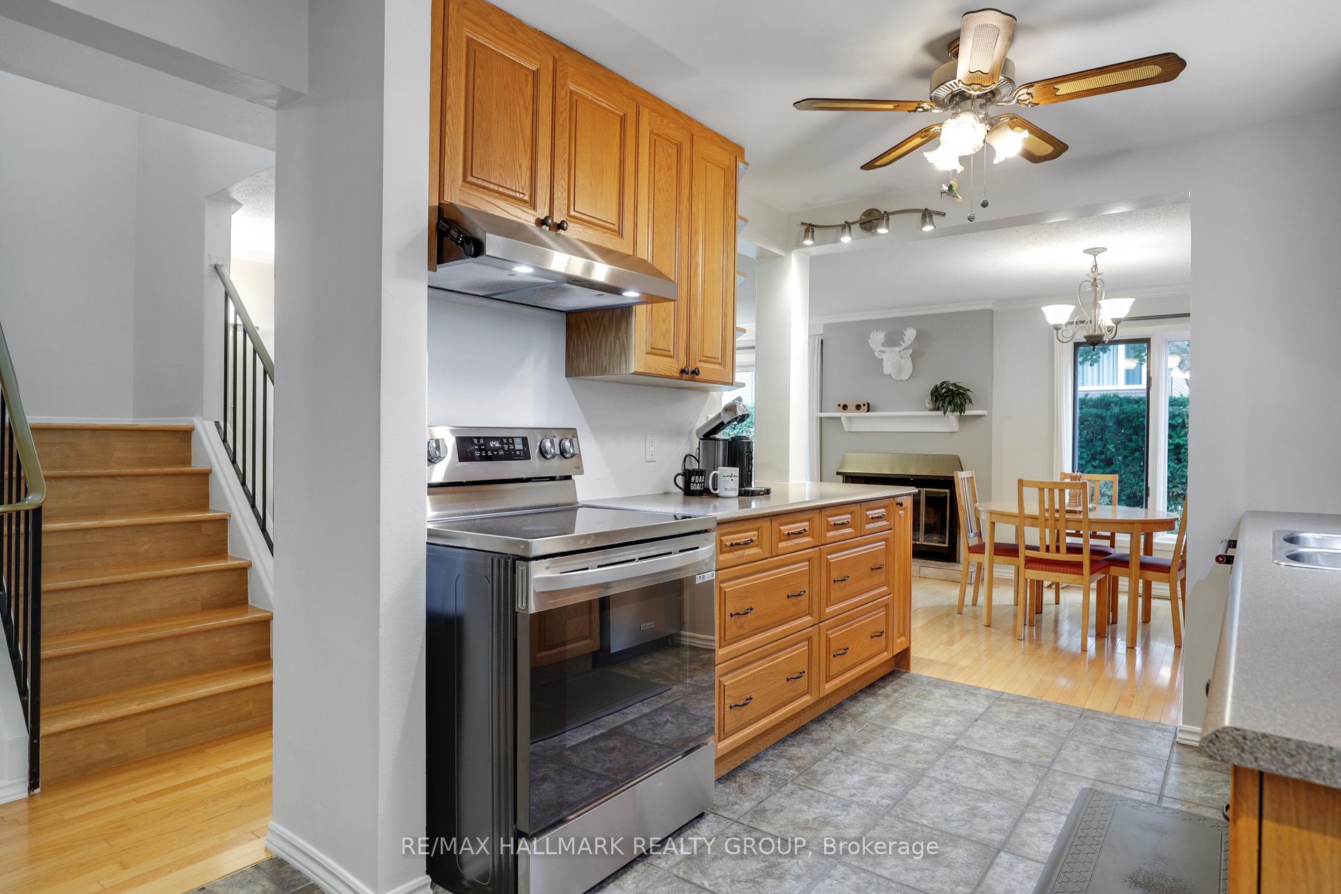 Photo 13 of 6126 Rivermill Crescent, Ottawa, Chapel Hill — HOMEH