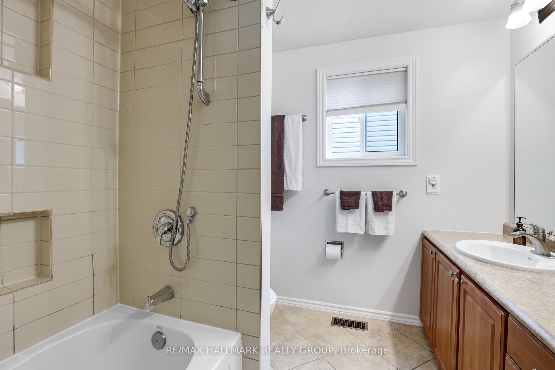 Photo 21 of 6126 Rivermill Crescent, Ottawa, Chapel Hill — HOMEH